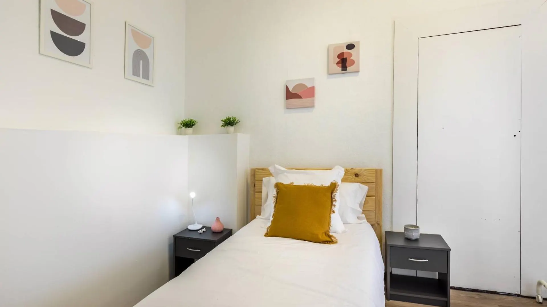 Apartment 22Ara1051- 4Br Flat In The City Center Barcelona