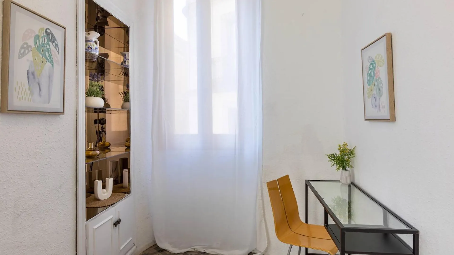 Apartment 22Ara1051- 4Br Flat In The City Center Barcelona Spain